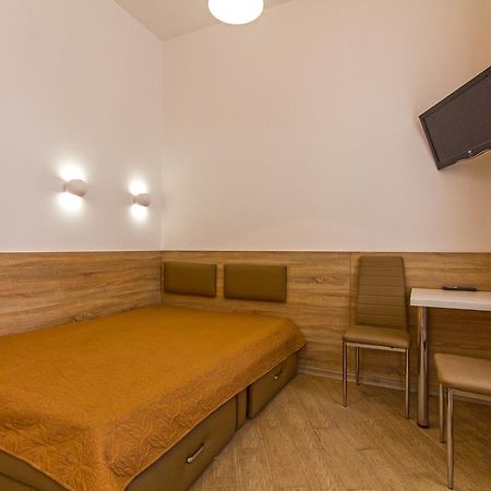 Mini Smart Apartments On Shpytalna 13- Economy Apartment Lviv Exterior photo