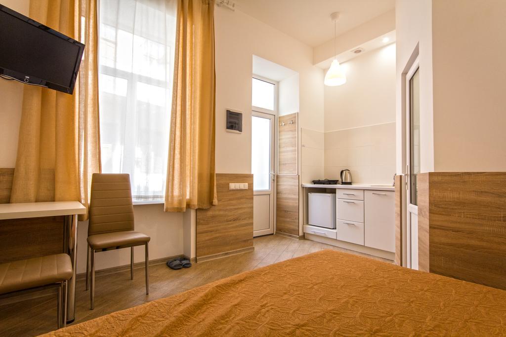 Mini Smart Apartments On Shpytalna 13- Economy Apartment Lviv Exterior photo